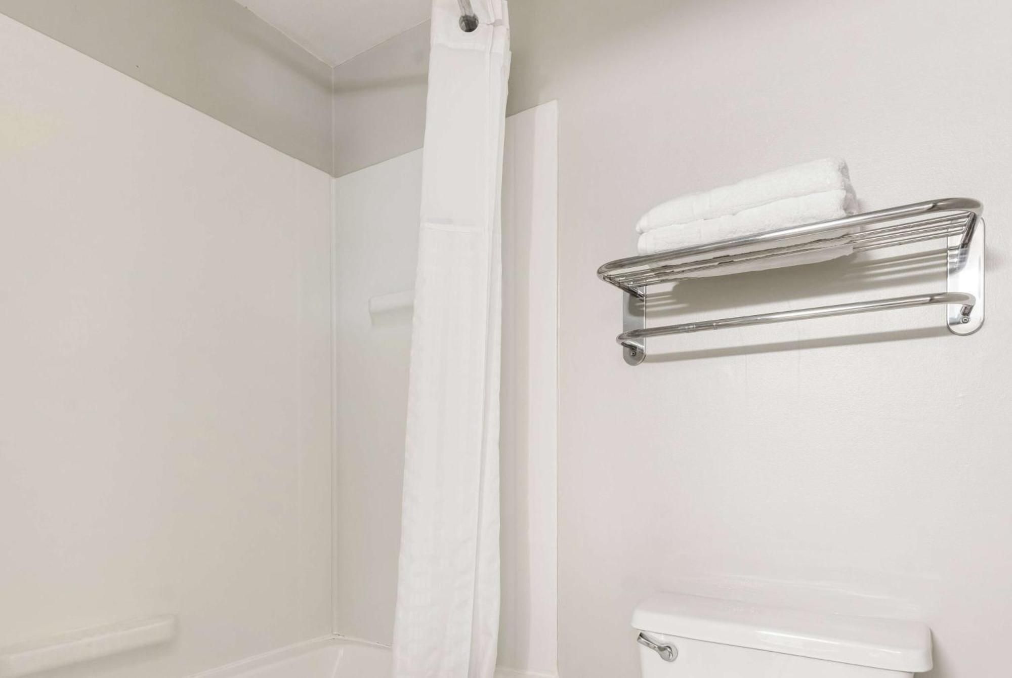 Days Inn By Wyndham Raleigh-Airport-Research Triangle Park Morrisville Extérieur photo